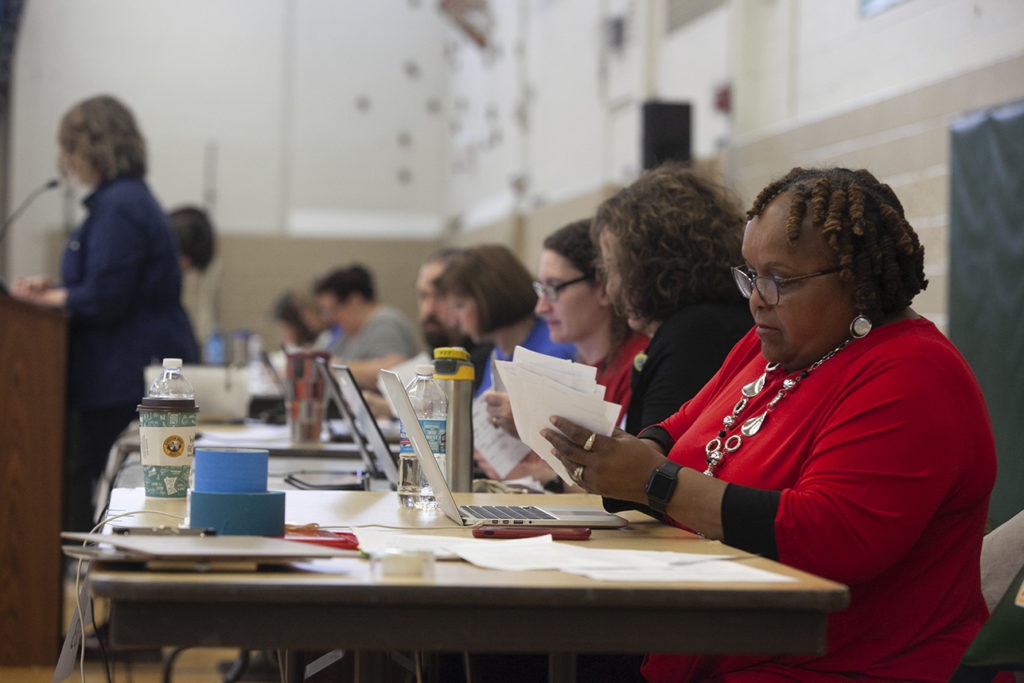 judges tallying score - photo by Tony Lowe