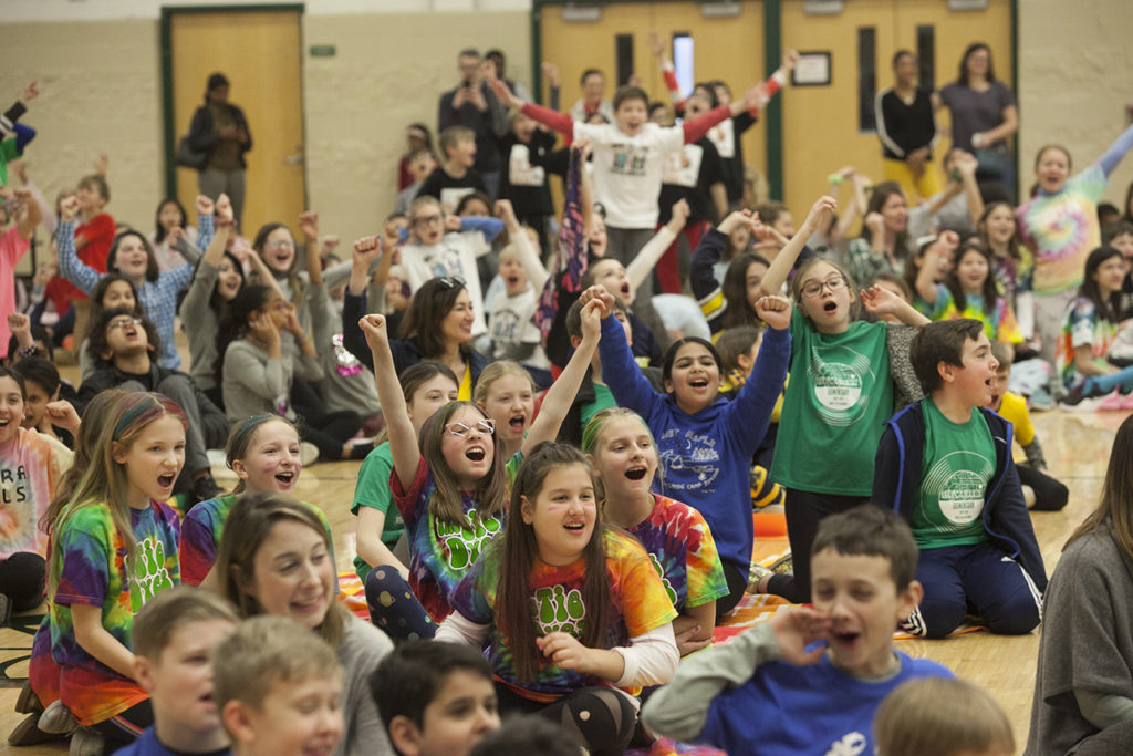 Kids cheering at battle 2